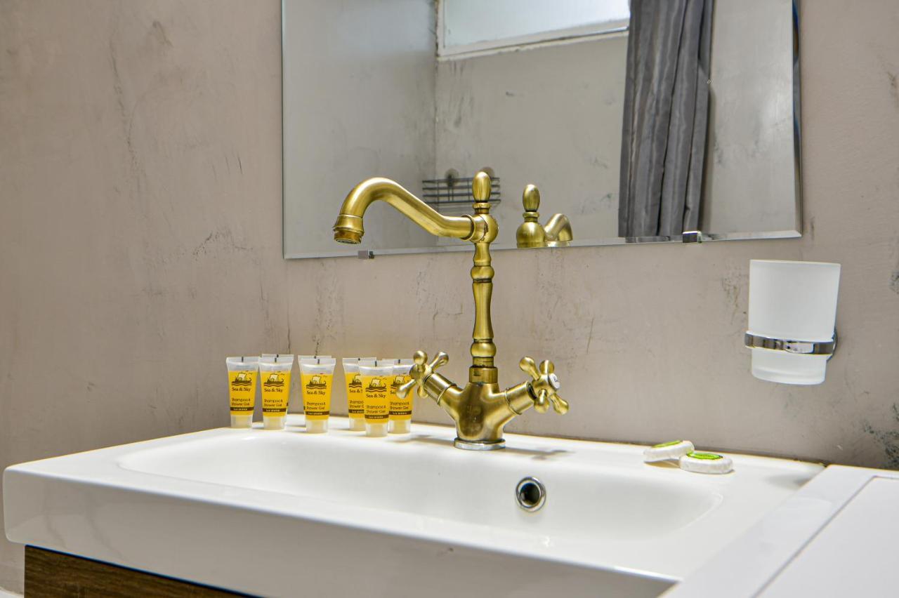 Athenian Sunny Apartment Buitenkant foto